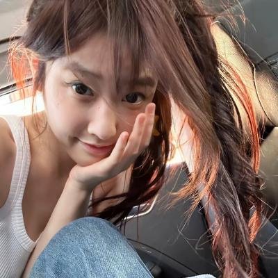 左撇子女人
